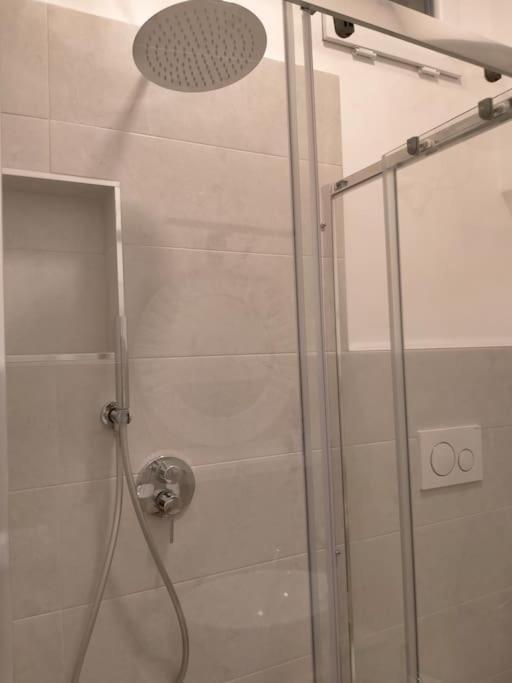 Aura Apartment Bari Exteriör bild